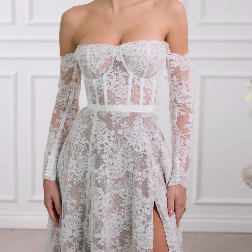 Elegant White Lace Off-Shoulder Dress v Chapman katherine dress